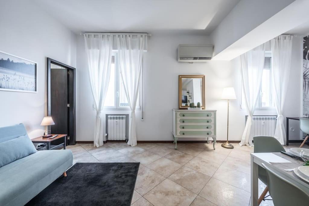 Apartament Sotto Le Due Torri 5* Bolonia Zewnętrze zdjęcie