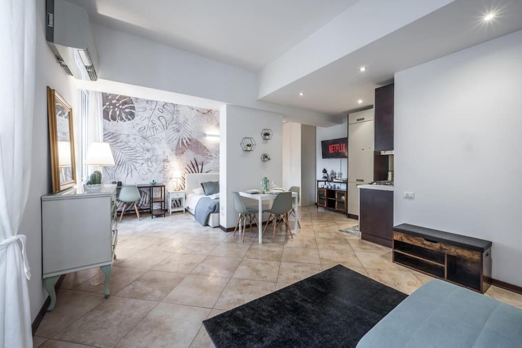 Apartament Sotto Le Due Torri 5* Bolonia Zewnętrze zdjęcie