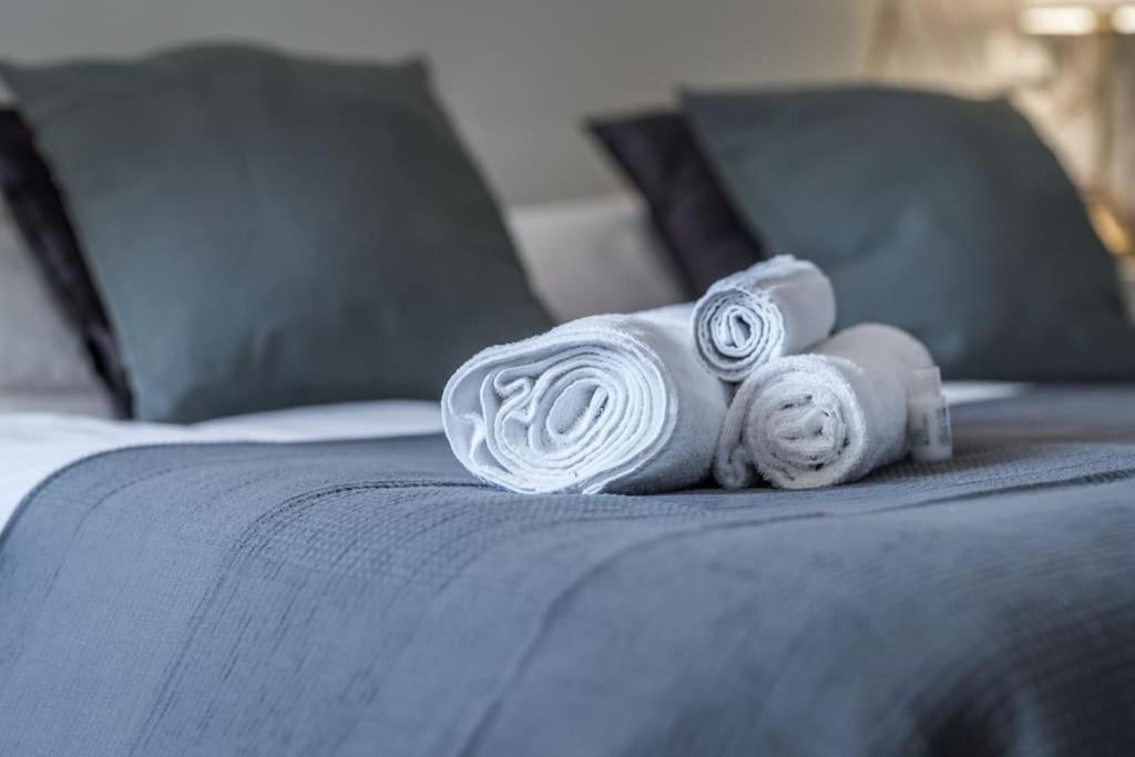 Apartament Sotto Le Due Torri 5* Bolonia Zewnętrze zdjęcie