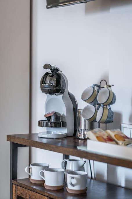 Apartament Sotto Le Due Torri 5* Bolonia Zewnętrze zdjęcie