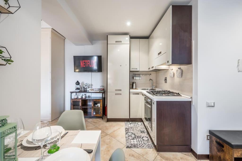 Apartament Sotto Le Due Torri 5* Bolonia Zewnętrze zdjęcie