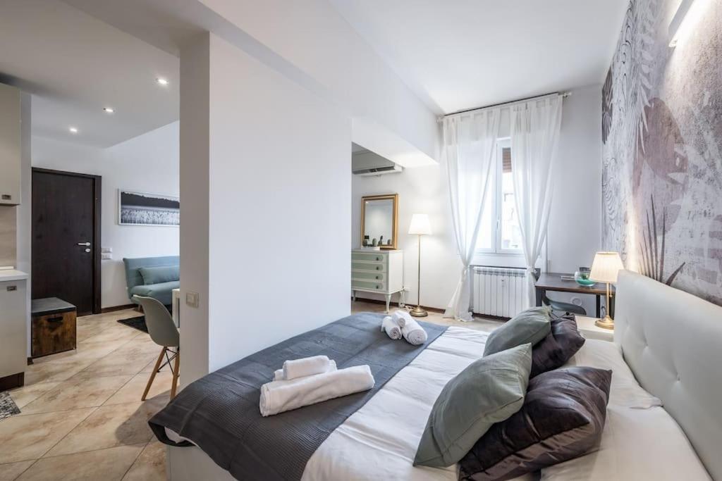 Apartament Sotto Le Due Torri 5* Bolonia Zewnętrze zdjęcie