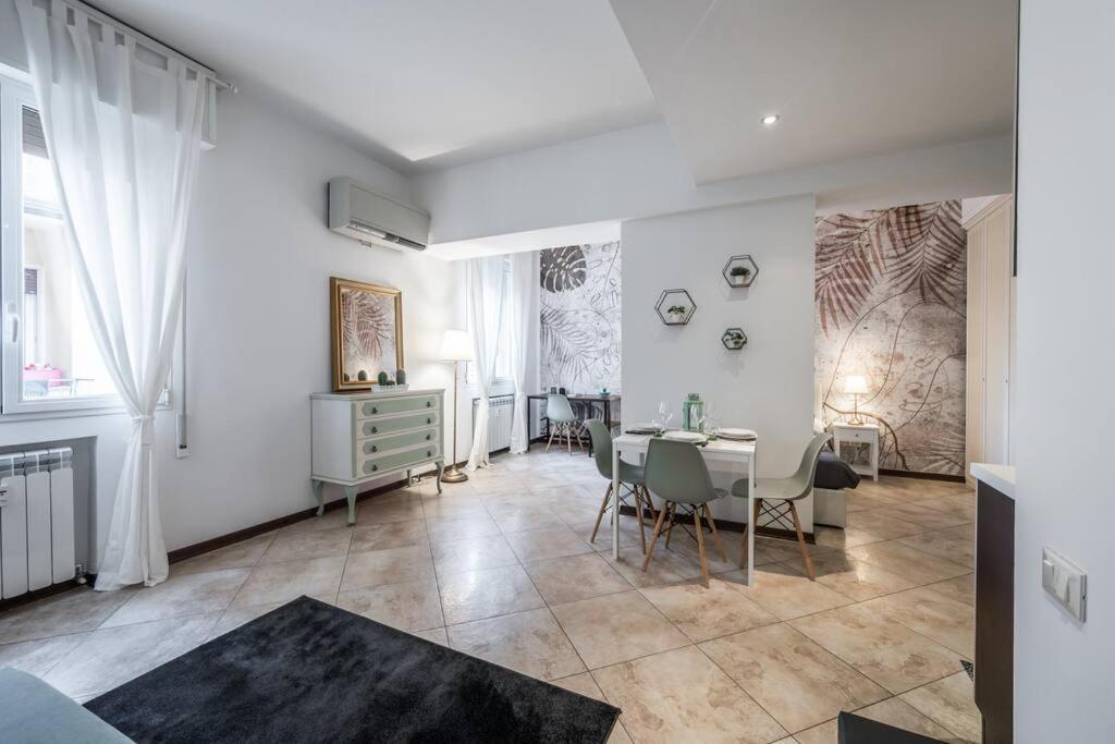 Apartament Sotto Le Due Torri 5* Bolonia Zewnętrze zdjęcie