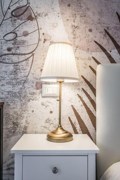 Apartament Sotto Le Due Torri 5* Bolonia Zewnętrze zdjęcie