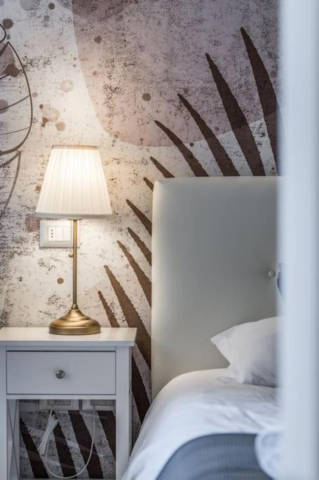 Apartament Sotto Le Due Torri 5* Bolonia Zewnętrze zdjęcie
