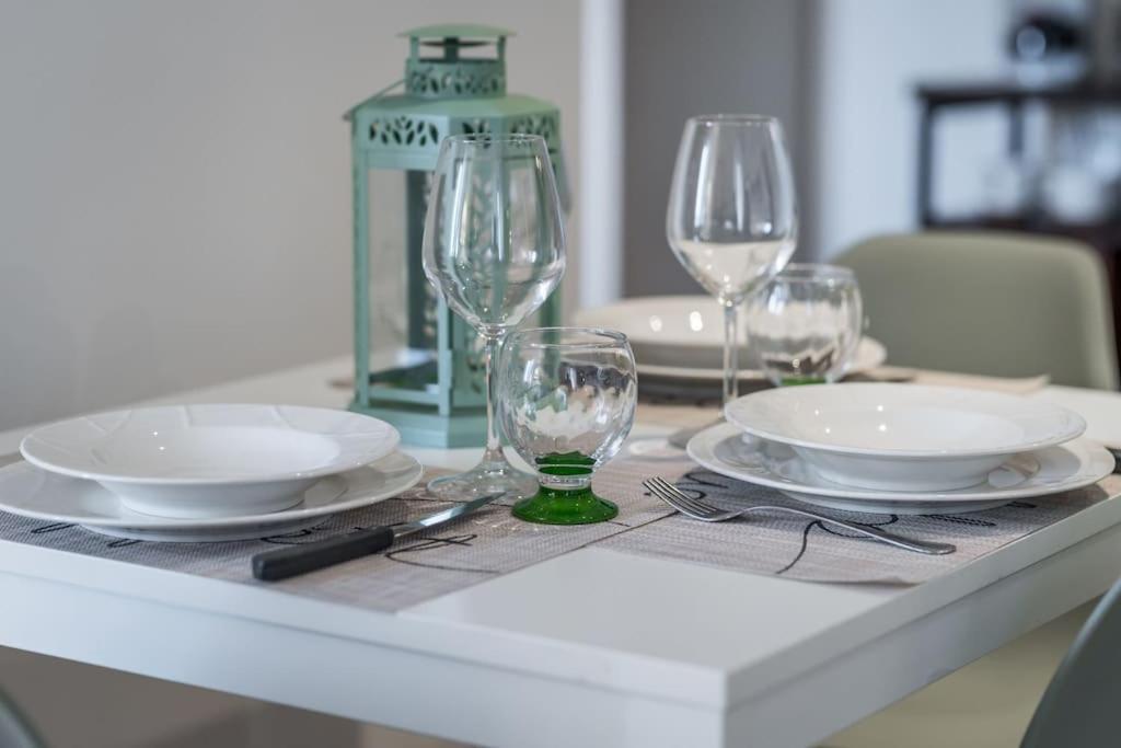 Apartament Sotto Le Due Torri 5* Bolonia Zewnętrze zdjęcie